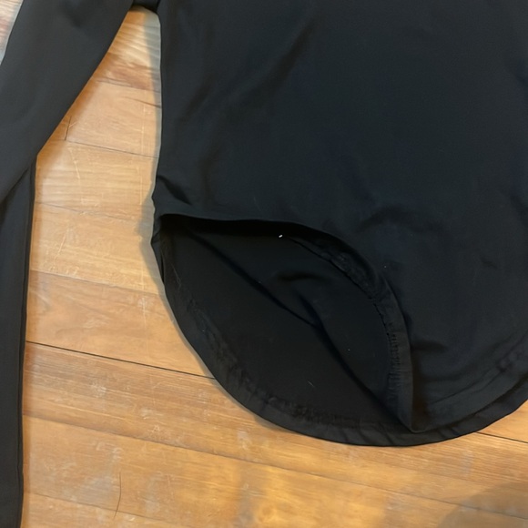 Black fitted long sleeve scoop/square neck top. Size XS/S - Picture 4 of 4